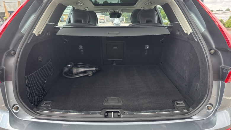 Volvo Xc60 2.0 T6 RC PHEV Inscription Expression 5dr AWD Auto Estate